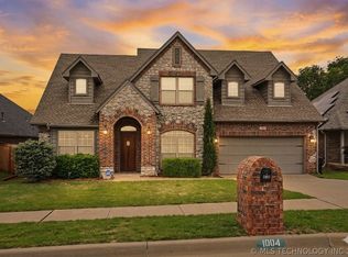 1004 W Elmira St, Broken Arrow, OK 74012