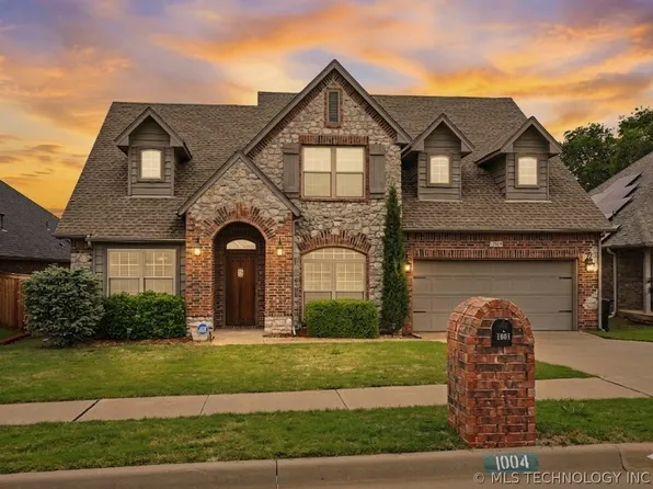 1004 W Elmira St, Broken Arrow, OK 74012
