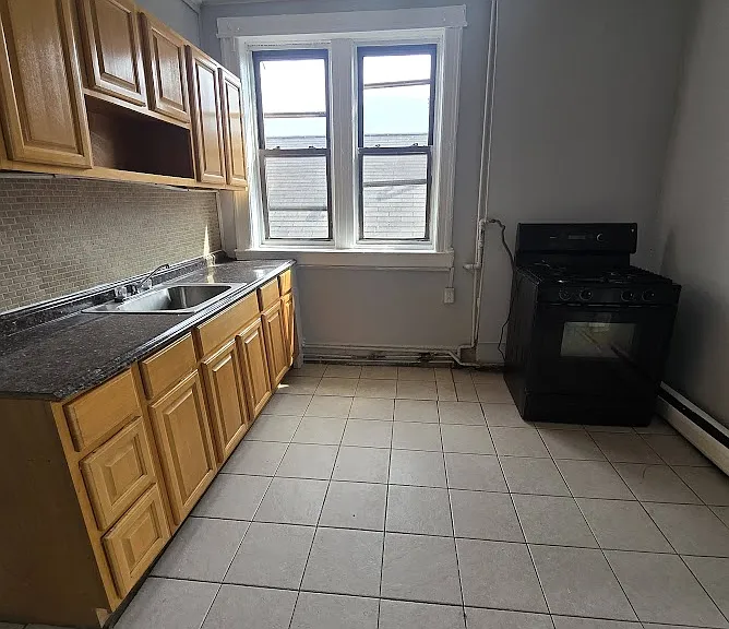 9 Grant Ave #3L1 — Photo 6