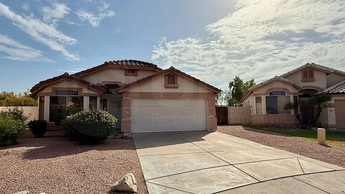 3 bed, 2.0 bath, 1614 sqft, $2,295 — Photo 2