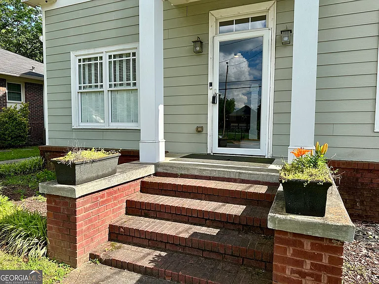 1594 Hardin Ave — Photo 4