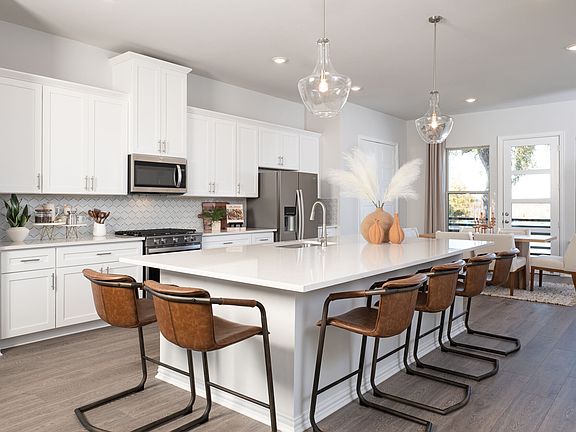 Photo representation of the model. Colors, finishes and options will vary.