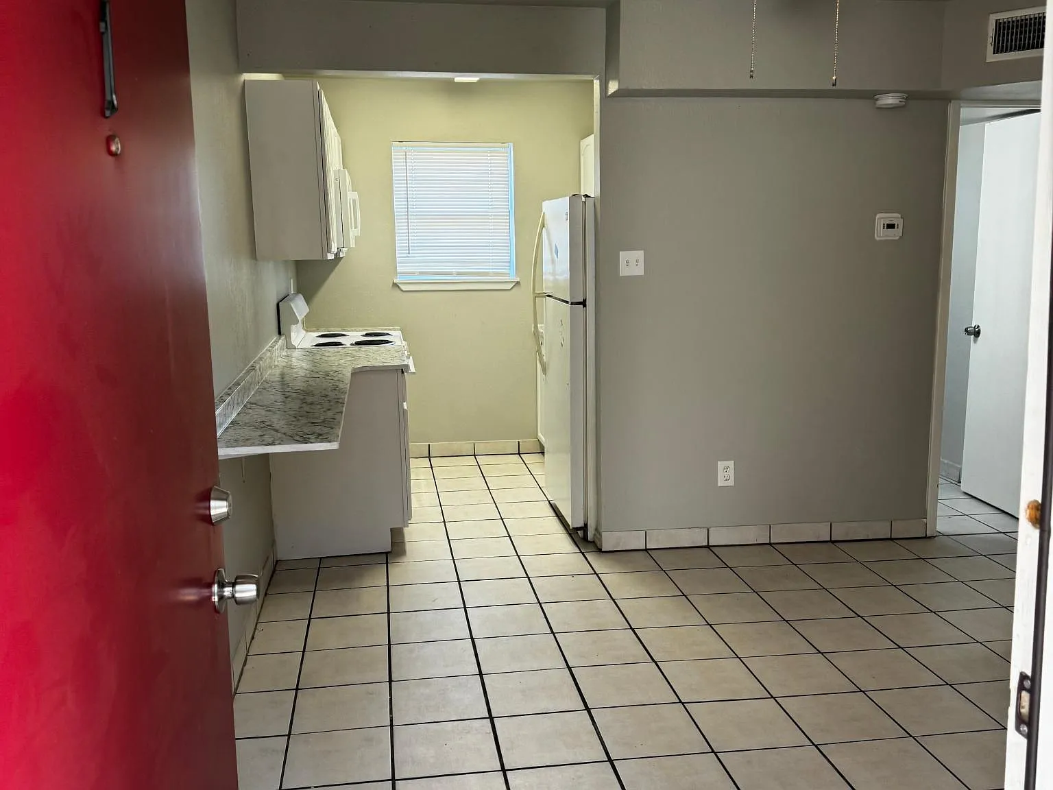 2 bed, 700 sqft, $1,160 — Photo 2