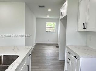10220 Caribbean Blvd, Cutler Bay, FL 33189
