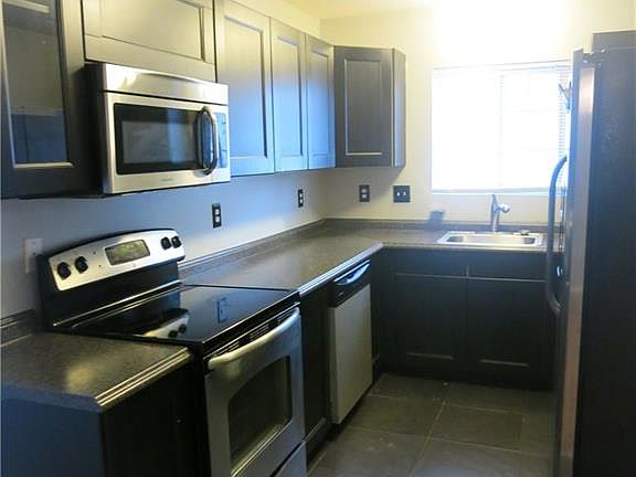 4th image of 23390 Grayson Dr #1