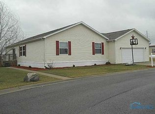 406 Wisteria St, Napoleon, OH 43545