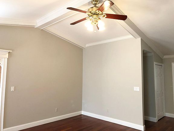 5th image of 31671 Belmont St