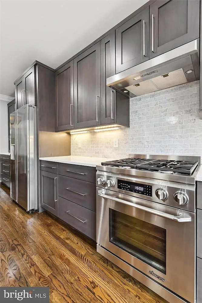 3 bed, 3.5 bath, 2466 sqft, $5,400 — Photo 4