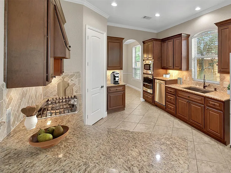 9422 Pecos Pass Ct — Photo 10