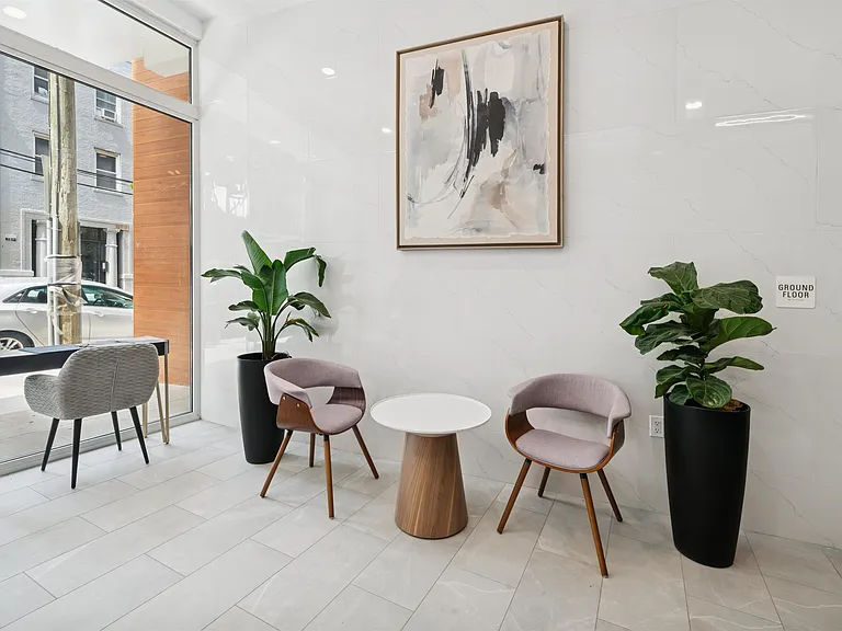 32 Jones St #202 — Photo 37