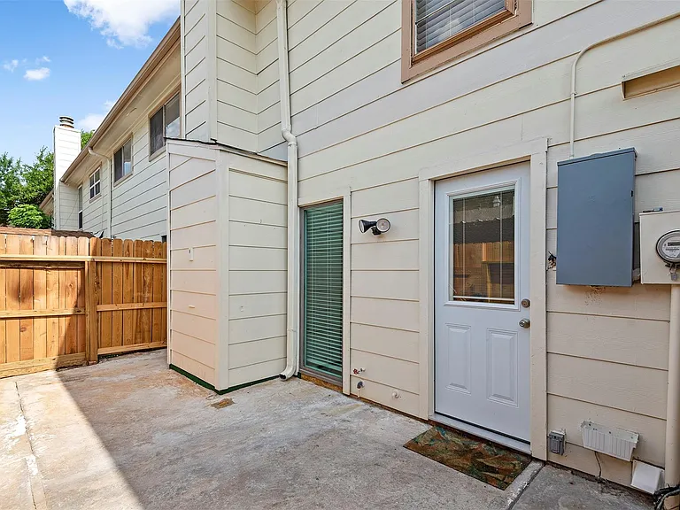 14215 Lost Meadow Ln — Photo 4