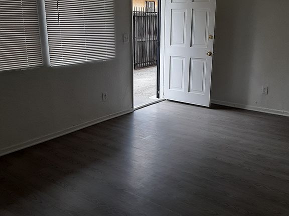 5th image of 833 W 79th St APT 1