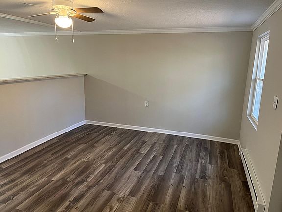 5th image of 122 Clyde St #12