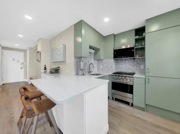 446 East 86th Street 7C image 3 of 5