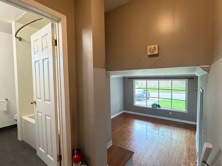 10 Miami Dr — Photo 16