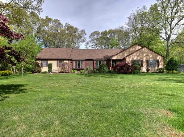 18 Lantern Drive, Seymour, CT 06483