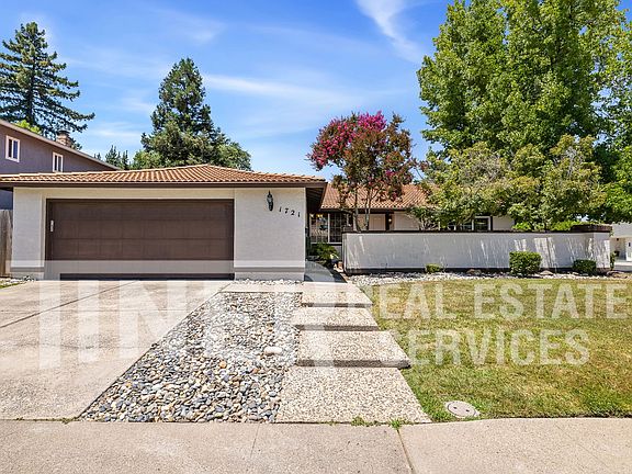2nd image of 1721 Oakwood Dr