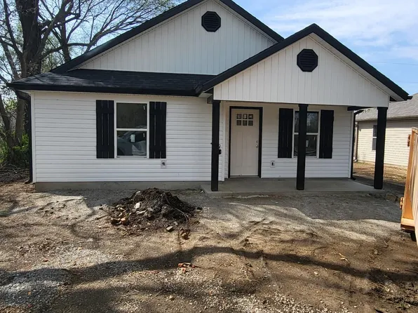 305 Poplar Street, Carterville, MO 64835