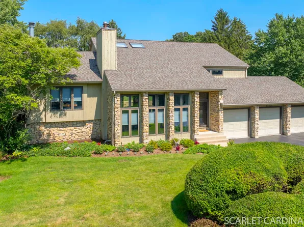 1S731 Bender Ln, West Chicago, IL 60185