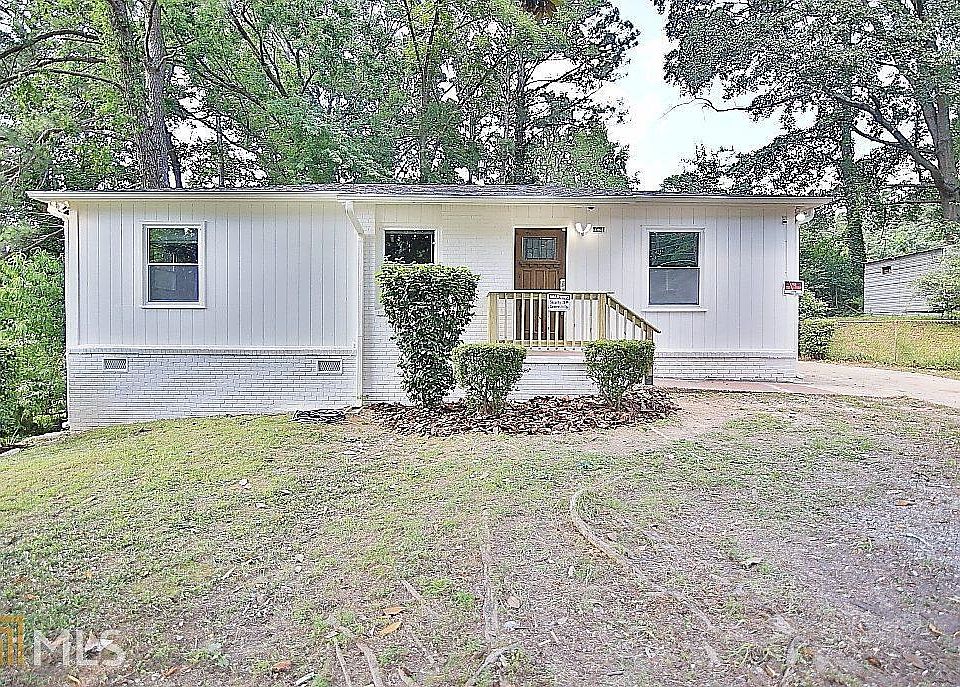 2nd image of 3621 Clovis Ct NW