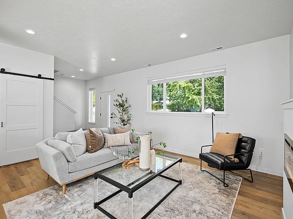 5th image of 18026 E Sprague Ave
