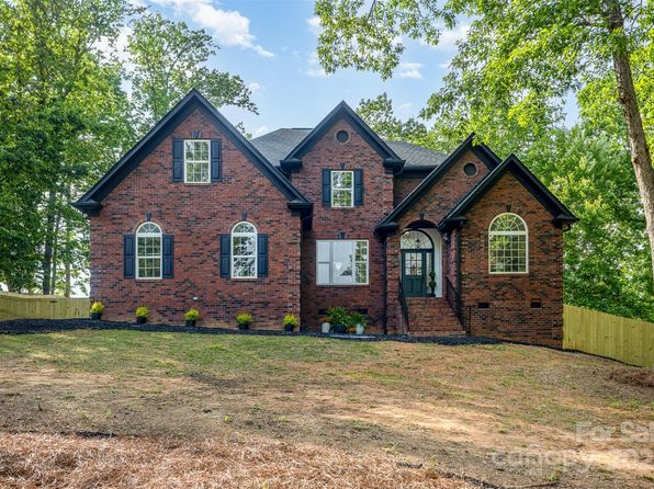 4907 Ardenwoods Dr, Charlotte, NC 28215