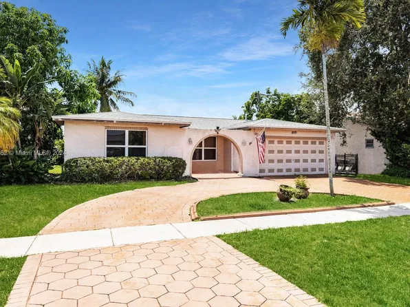 8970 Johnson St, Pembroke Pines, FL 33024