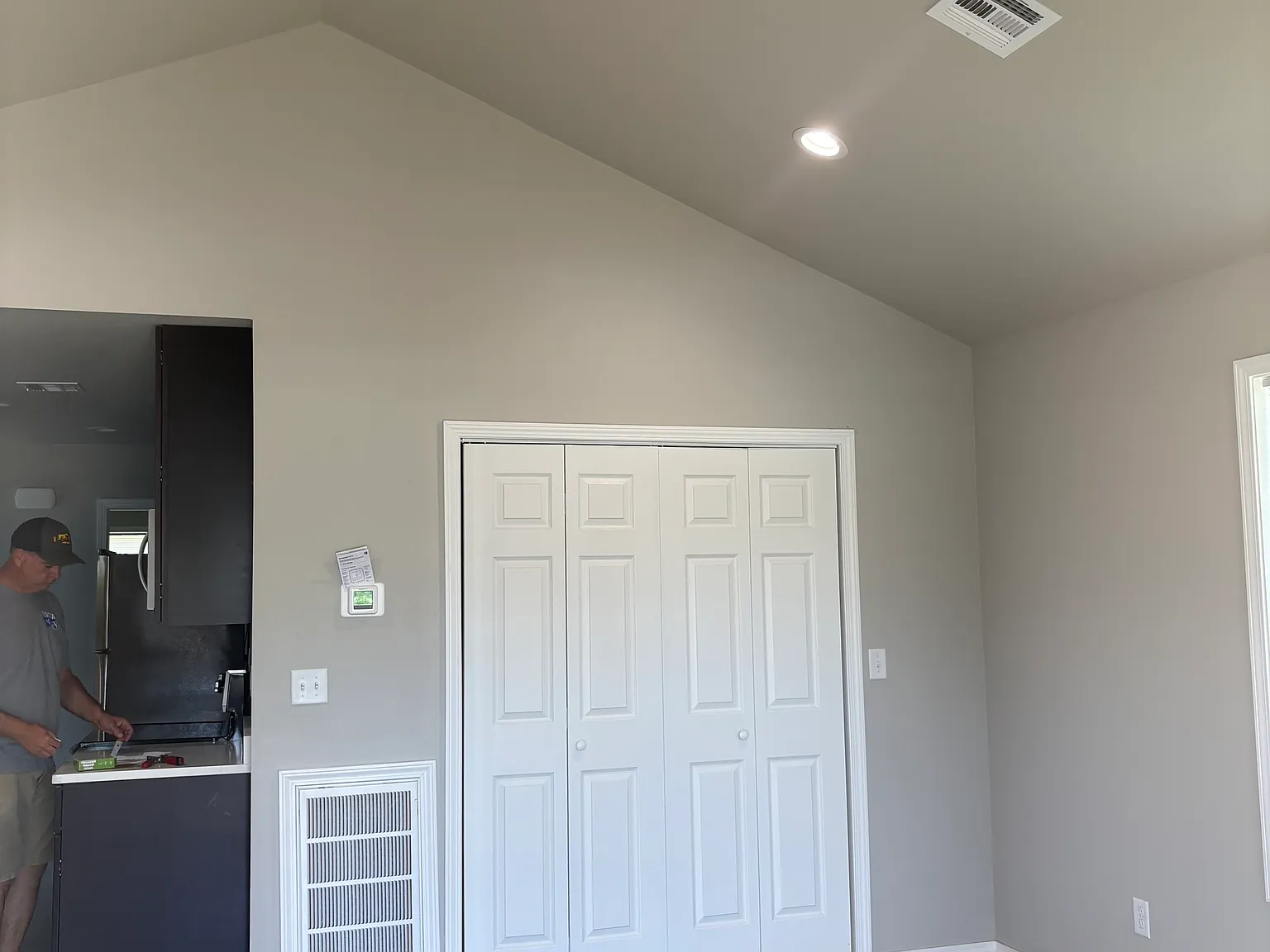 2 bed, 755 sqft, $1,000 — Photo 2