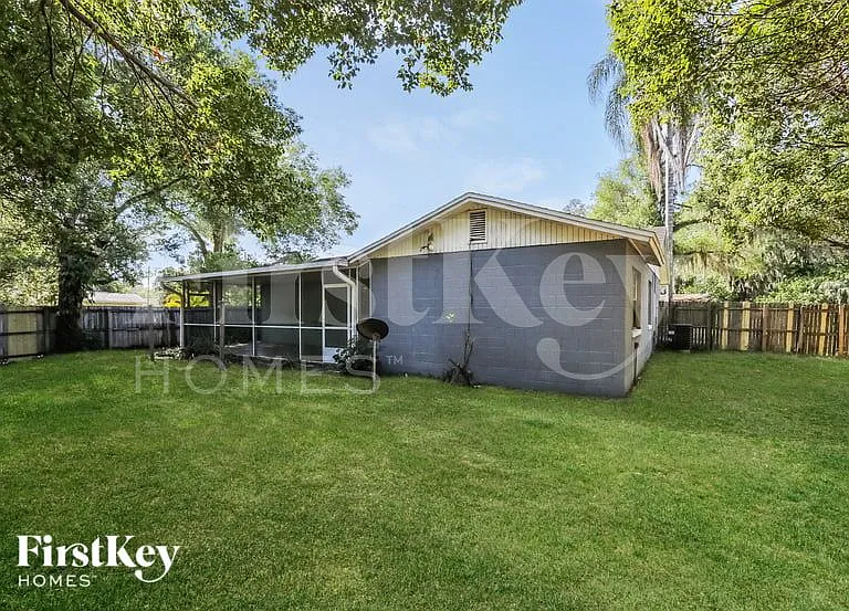 391 E Palmetto Ave — Photo 15