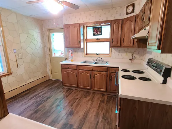 316 N Vine St, Mount Carmel, PA 17851