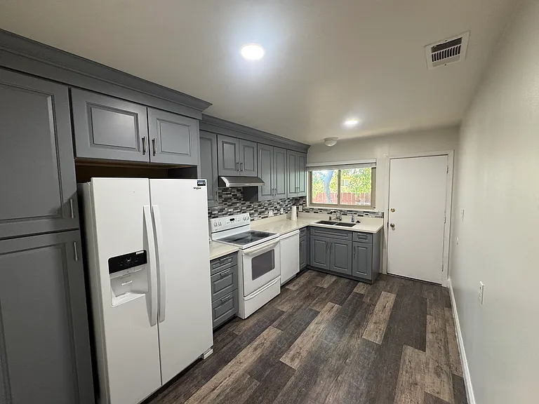 5820 Ambler St #5820 — Photo 4