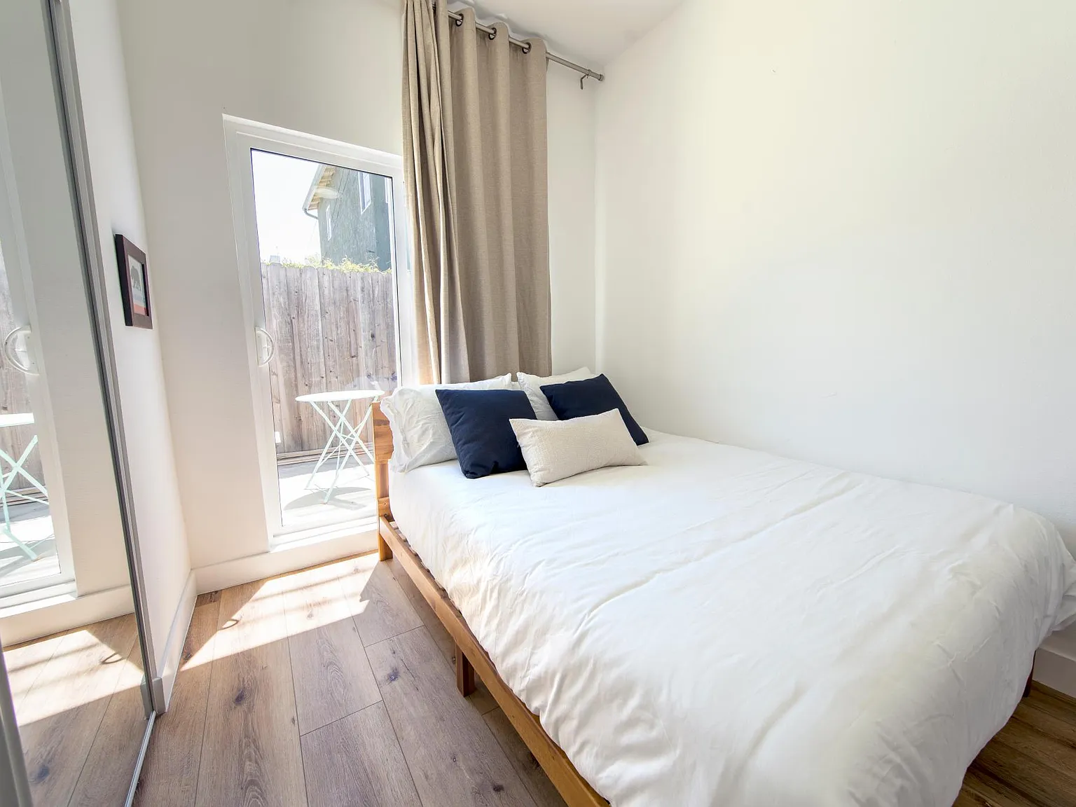 Studio, 350 sqft, $2,000 — Photo 4