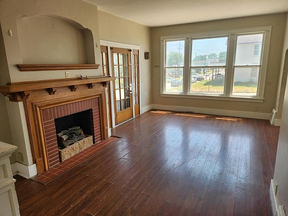 2nd image of 600 Pine St