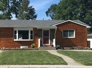 8001 Hickory Ln, Lincoln, NE 68510