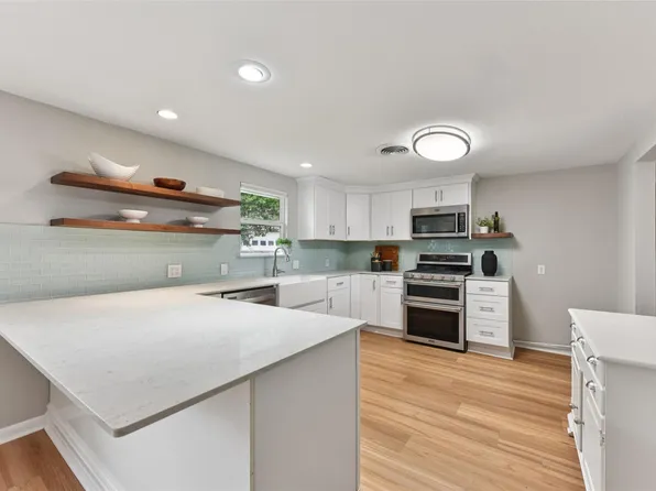 406 E 2nd St, Georgetown, TX 78626