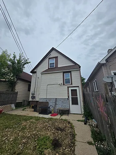 523 E Locust St Photo 1