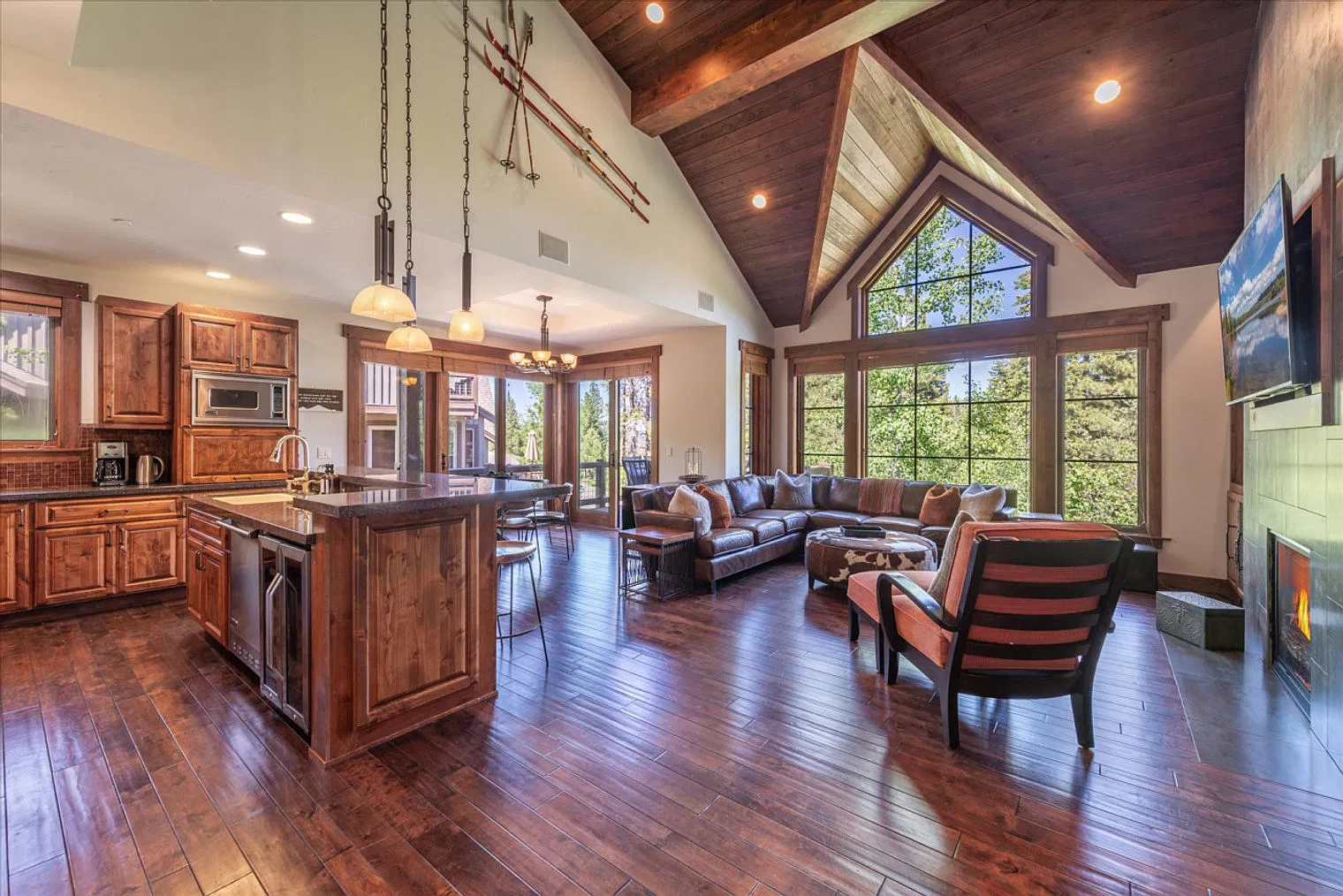 4 bed, 4.0 bath, $15,573 — Photo 3