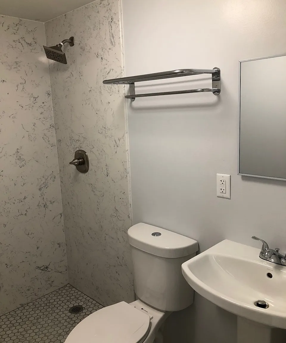 Studio, 250 sqft, $1,400 — Photo 3