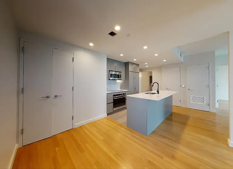 515 E 86th St #2105 — Photo 11
