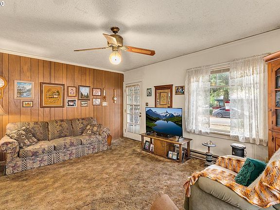 4th image of 4317 NE 12th Ave