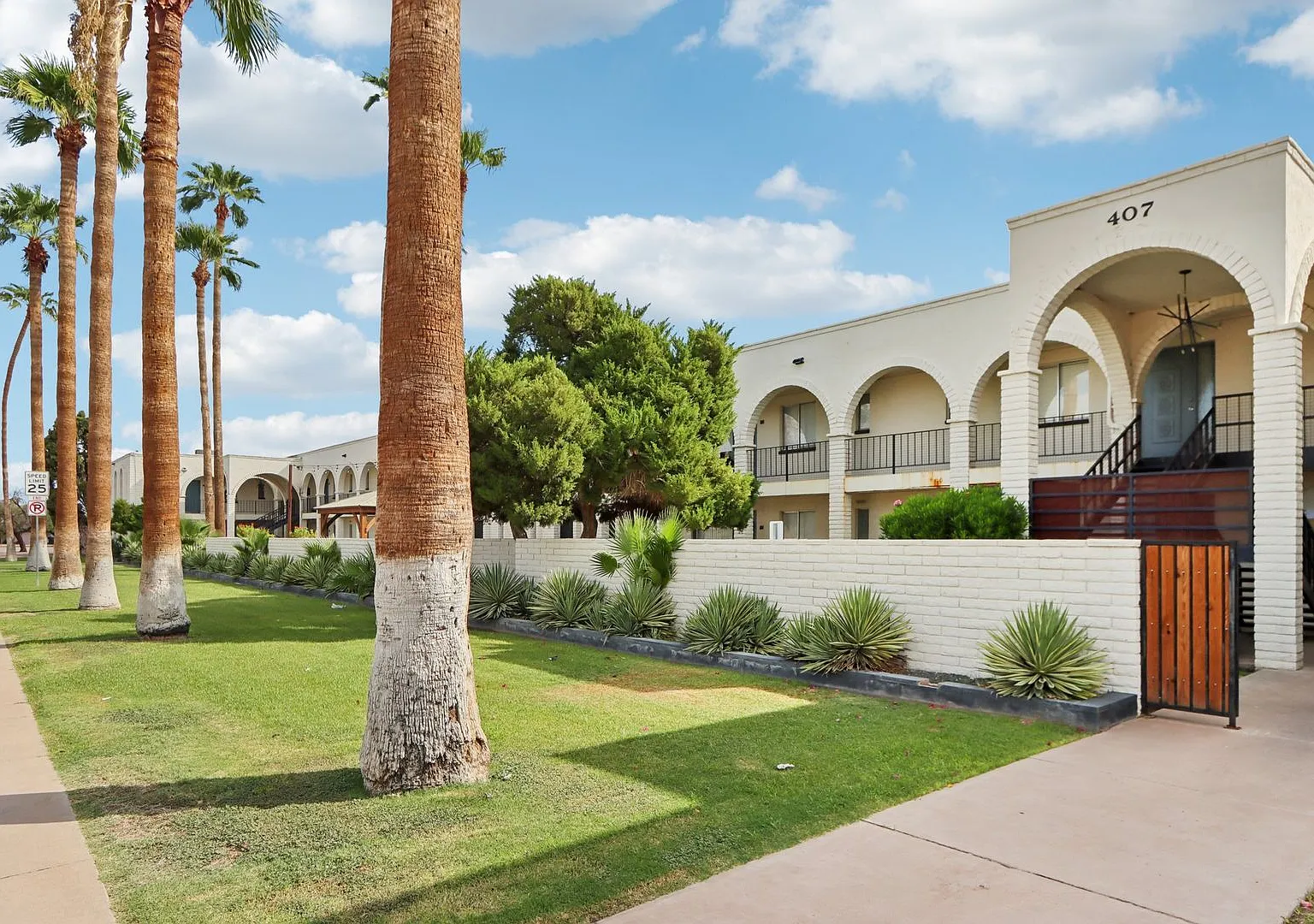 First Month Free! Beautiful East Mesa Apartment - Large and Spacious! — Photo 4