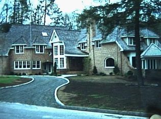 31 Hemlock Ridge Rd, Weston, CT 06883