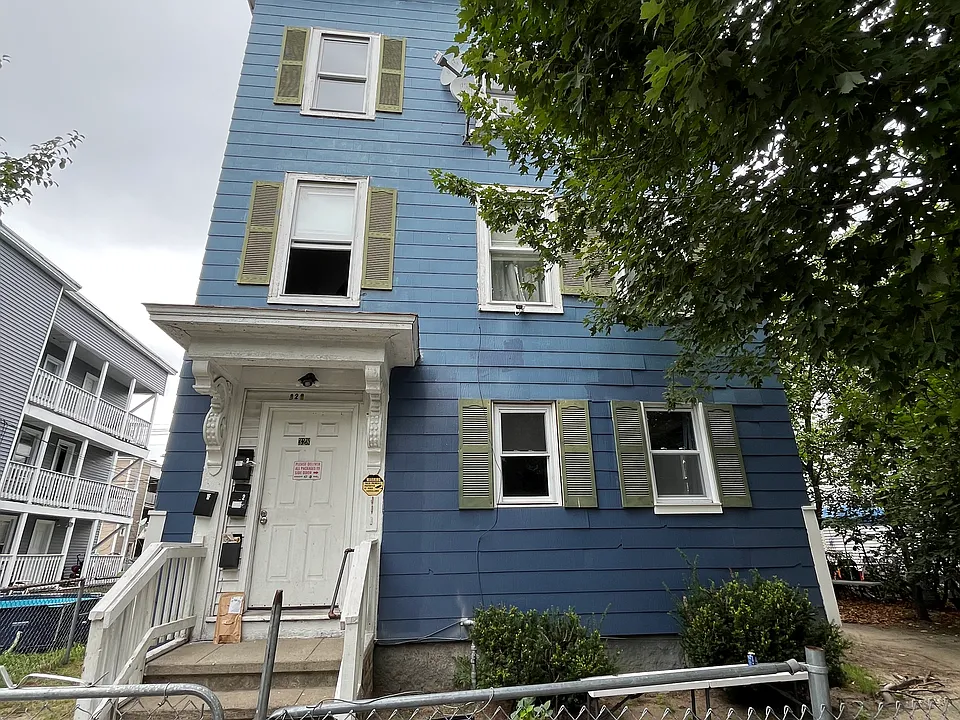 328 Cedar St #1R