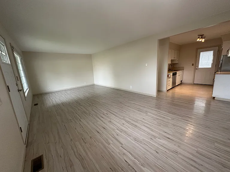 2405 SW Marshall Ave — Photo 12