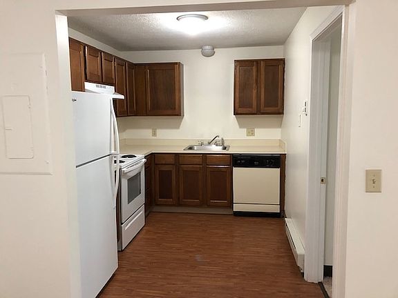4th image of 11 Railroad Ave APT 36
