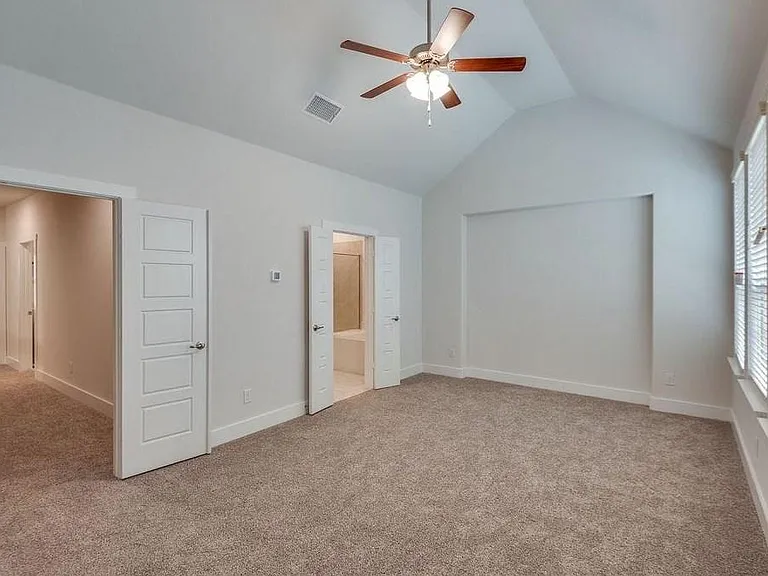 2433 Siskiyou St — Photo 12