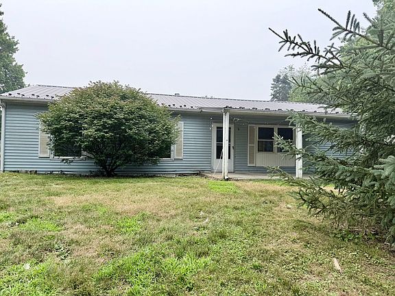 3rd image of 146 & 144 Edgewood Cir