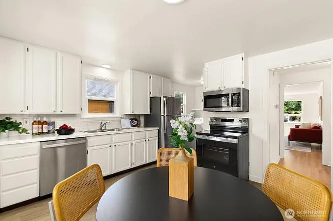 1022 NE 94th St — Photo 12