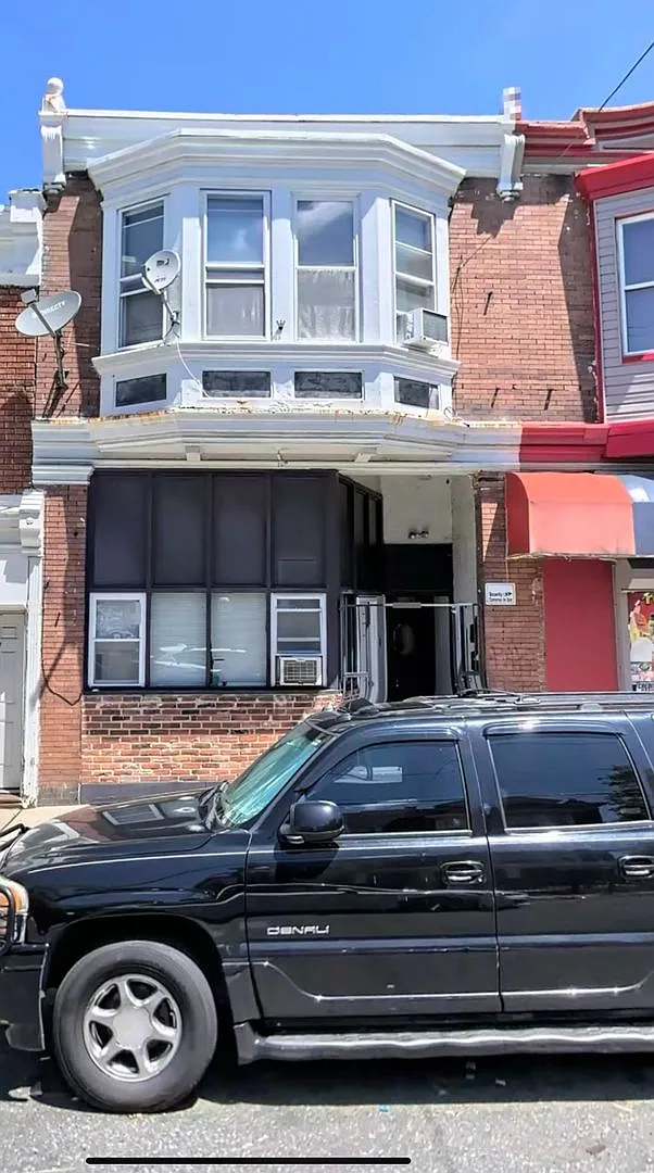 1103 Lindley Ave — Photo 1