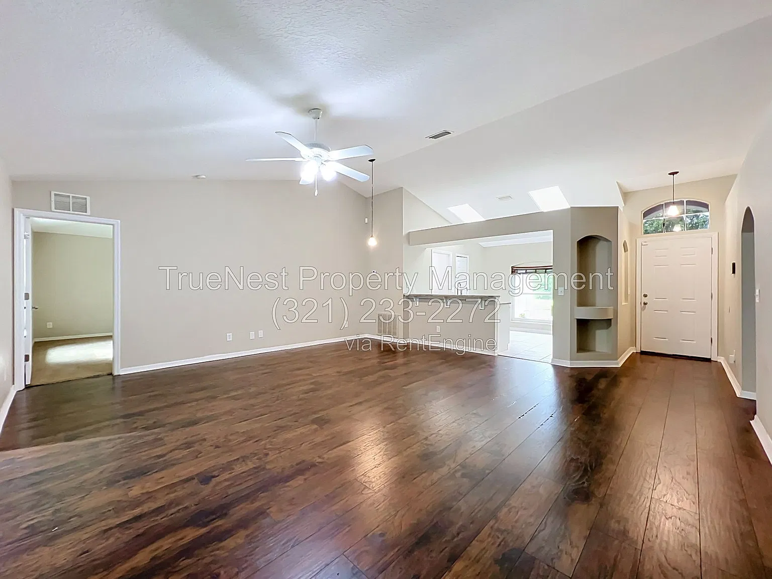 3 bed, 2.0 bath, 1402 sqft, $1,895 — Photo 3